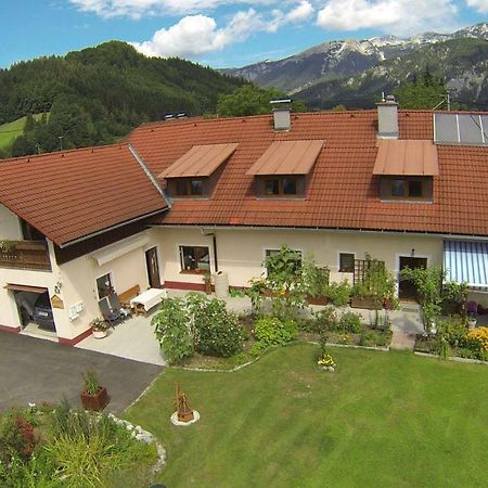 Ferienwohnung Brandstatter Уиндишгарстен Екстериор снимка