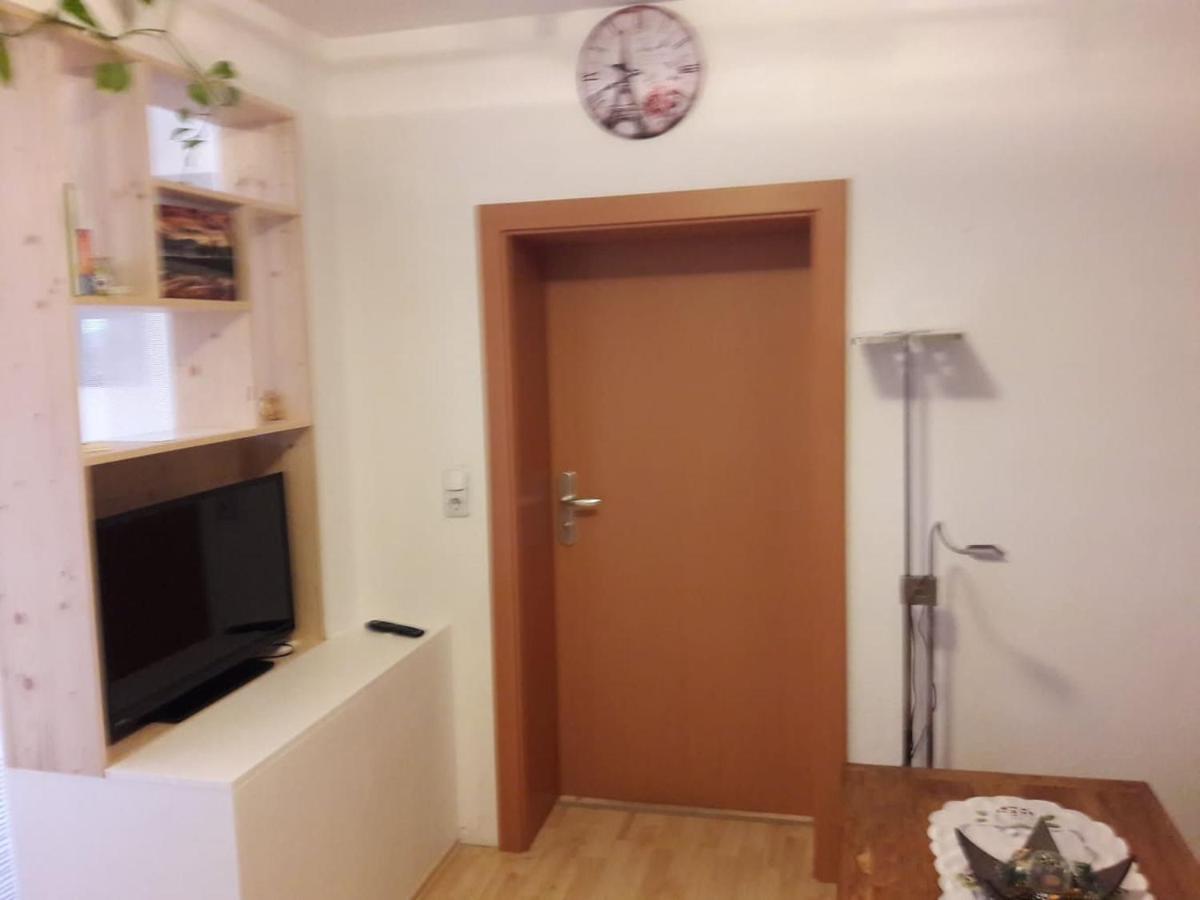 Ferienwohnung Brandstatter Уиндишгарстен Екстериор снимка